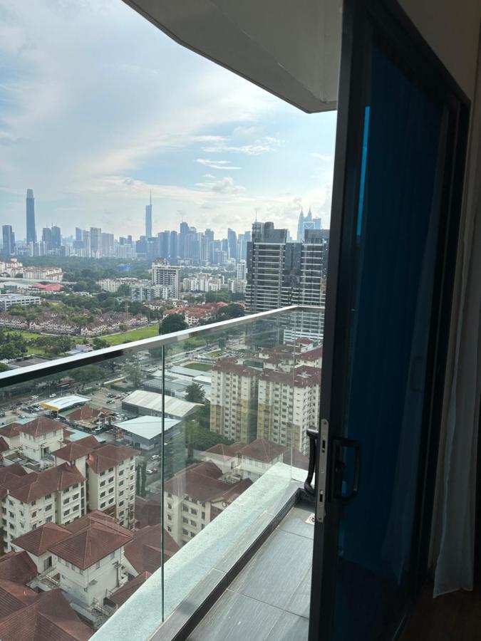 Reizz Residence By Leo Suites กัวลาลัมเปอร์ ภายนอก รูปภาพ